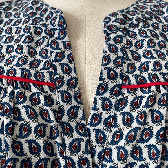 Paper Moon for Stitch Fix blue paisley, sleeveless blouse, size M - Picture 2 of 5